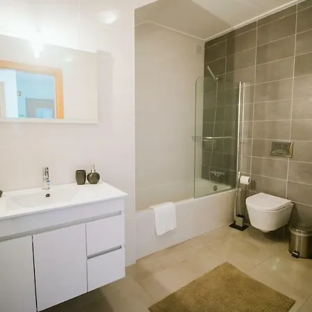 Bela Baia Ii, Private Condominium With Pool *