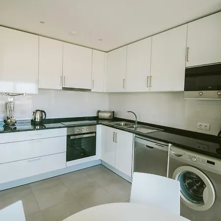 Bela Baia Ii, Private Condominium With Pool Holiday home *
