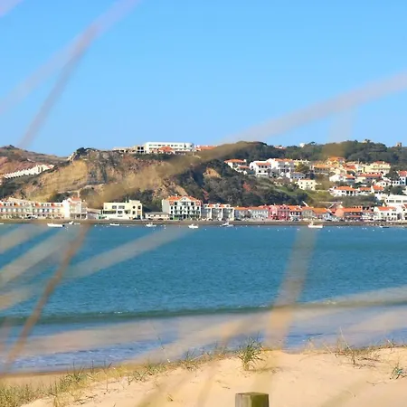 Bela Baia Ii, Private Condominium With Pool Holiday home Salir de Porto